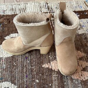 NO.6 5” pull on shearling clog boot on high heel in Bone Suede